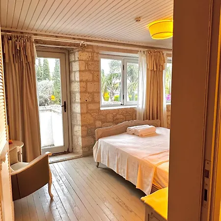 Leonidas Hotel Çeşme